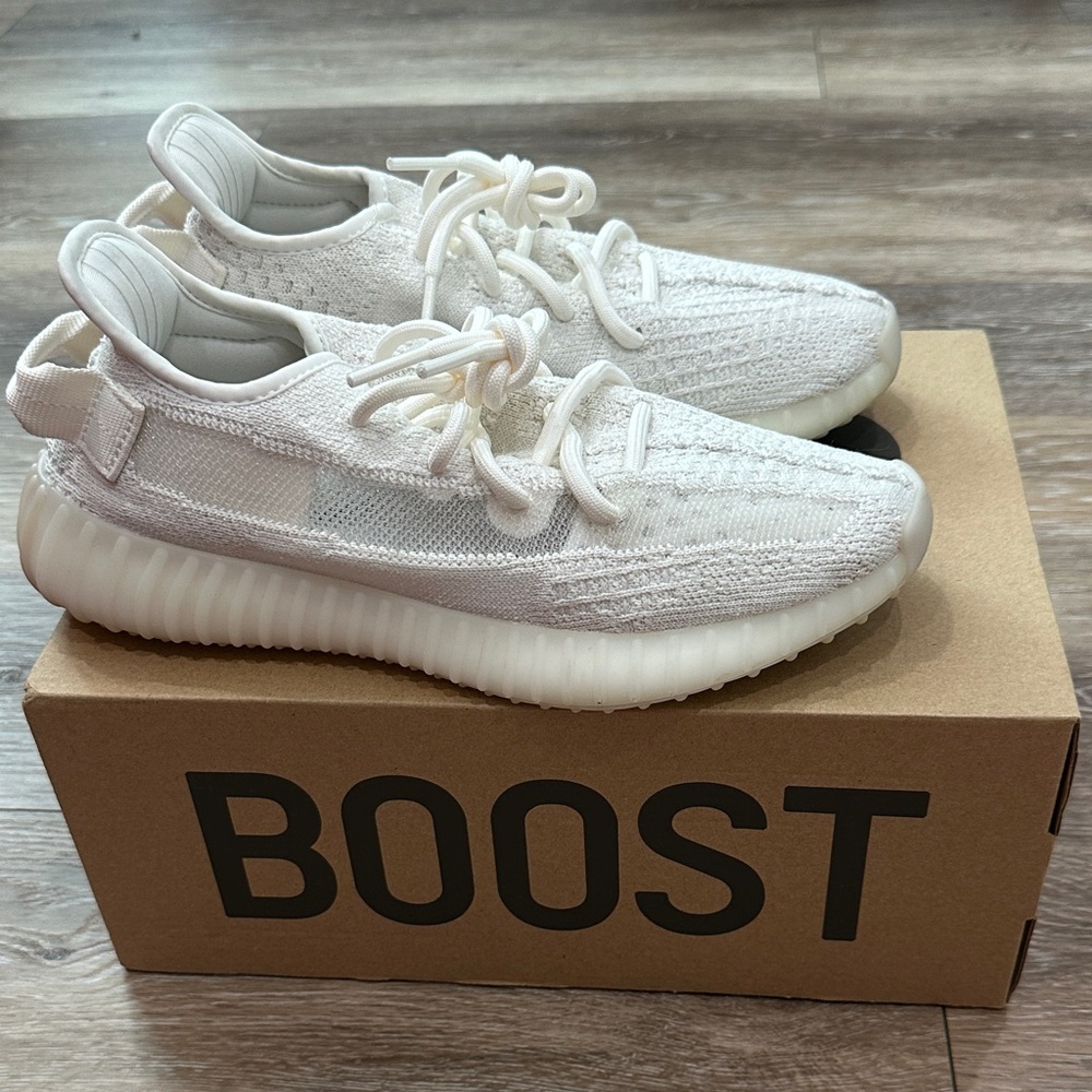 New! Adidas Yeezy Boost Cream Sneaker